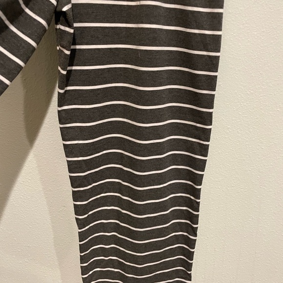 Grey and white stripped wide legged jumpsuit with adjustable straps Size… - Picture 6 of 6